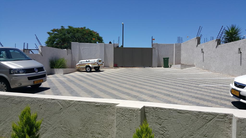 Discovery Guest House Windhoek Exterior photo